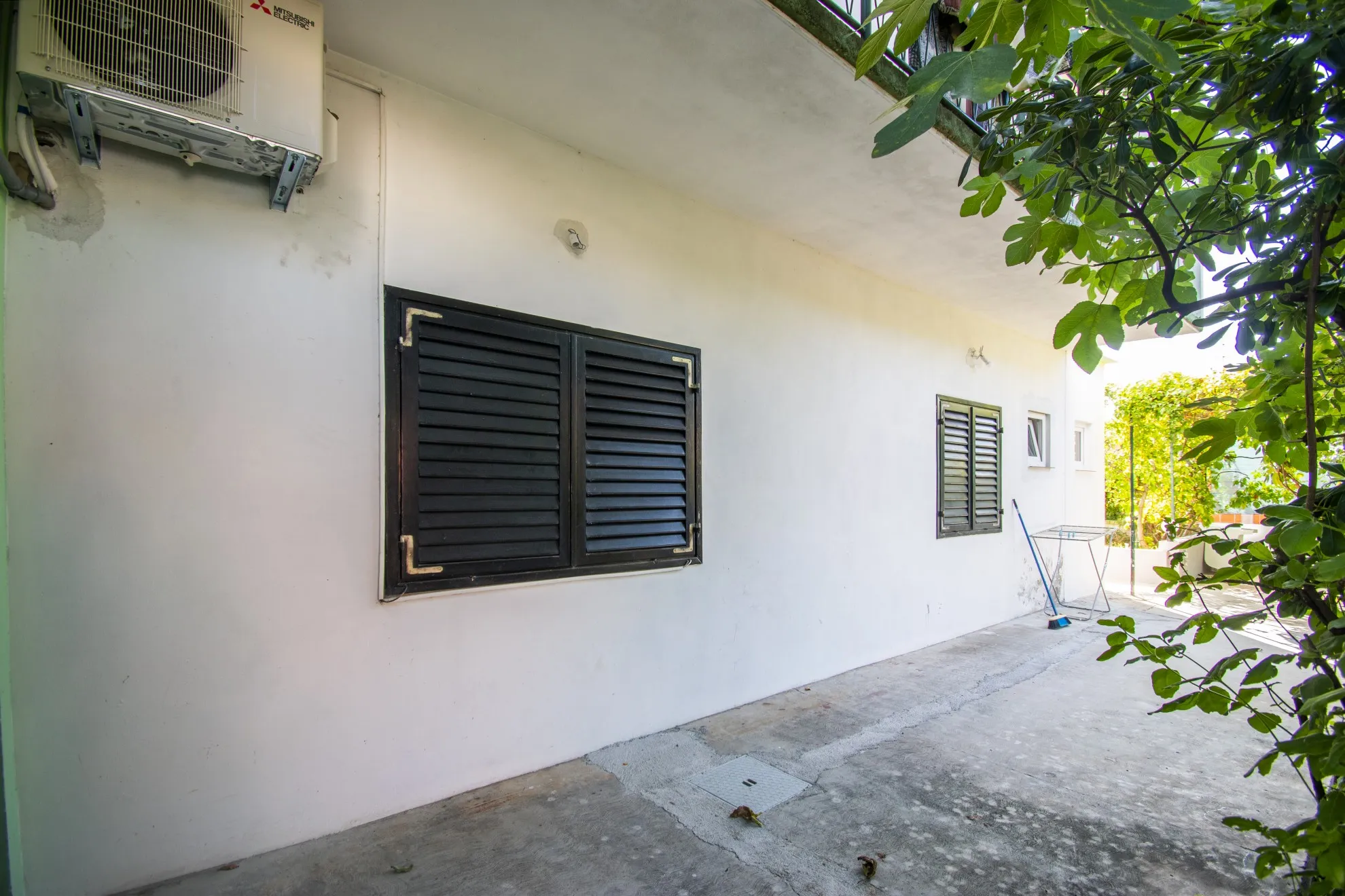 novoređeni stan s garažom i dvorištem, šibenik, 50 m2 - slika 2