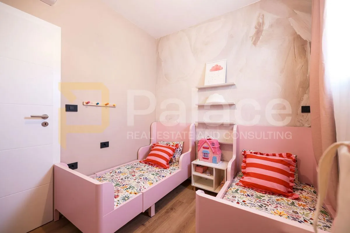 luksuzno uređen penthouse sa krovnom terasom višnjik 108m2 - slika 16