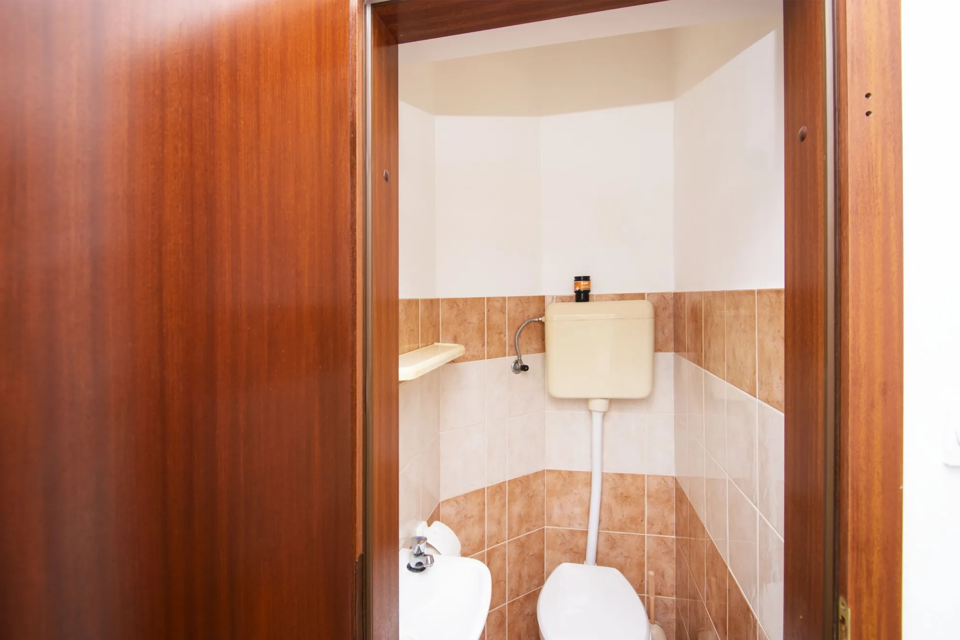 uređena samostojeća kuća s 4 apartmana i dvorištem, murter, 275 m2 - slika 18