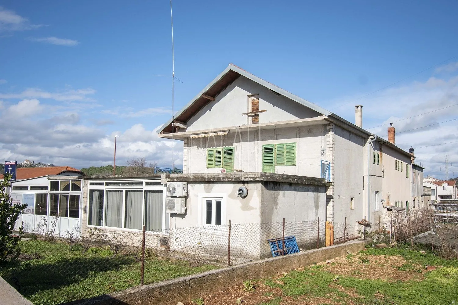 kuća s 5 poslovnih prostora i 3 stana, bilice kod šibenika, 510.00 m2 - slika 3