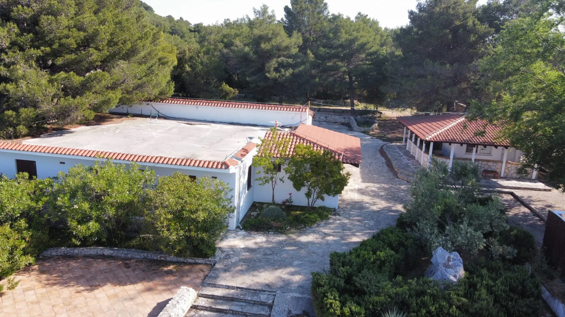 atraktivan noćni klub uz plažu na terenu od 5038 m2, pirovac - slika 5