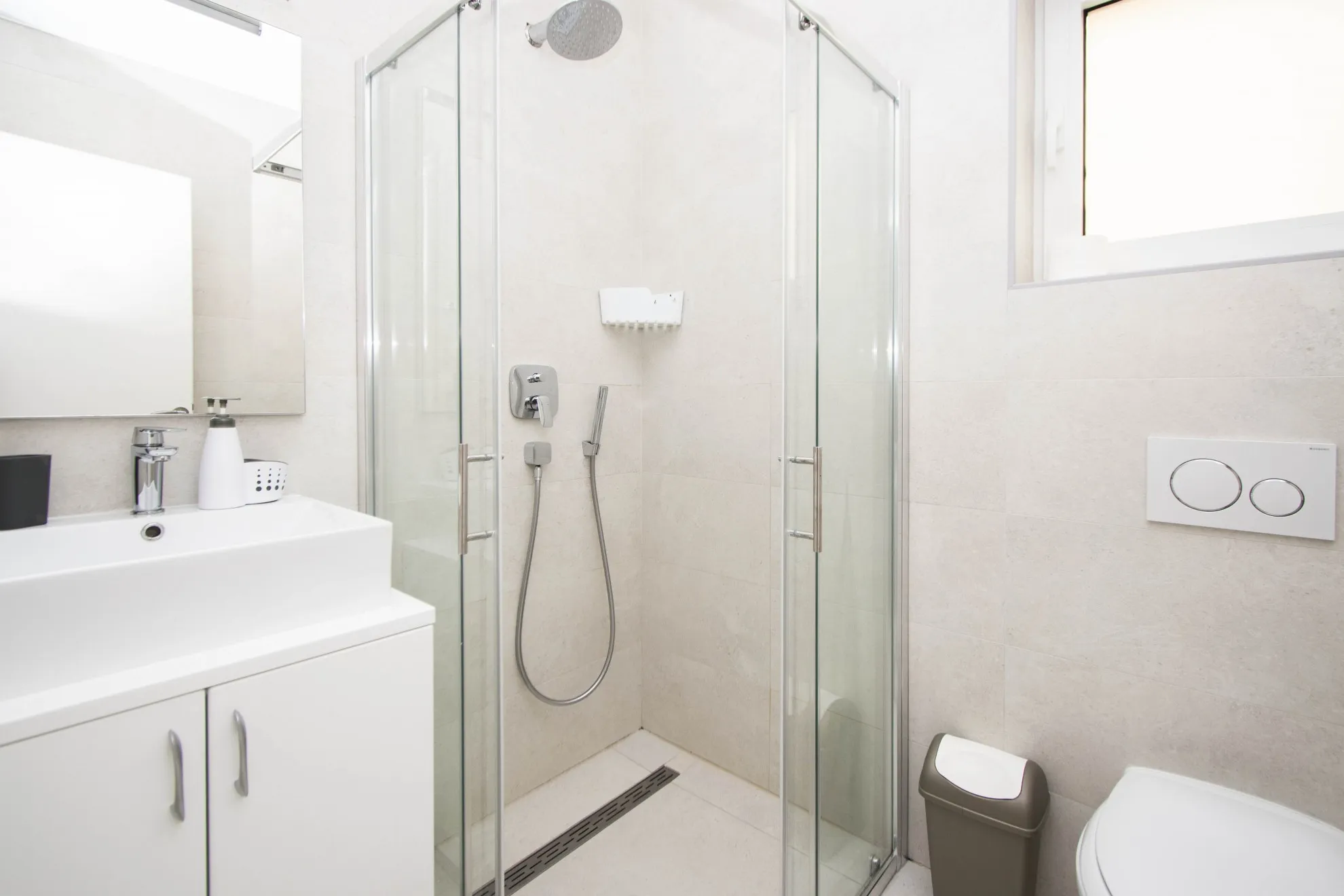 moderno opremljena vila s bazenom, 350 m2, žaborić - slika 12