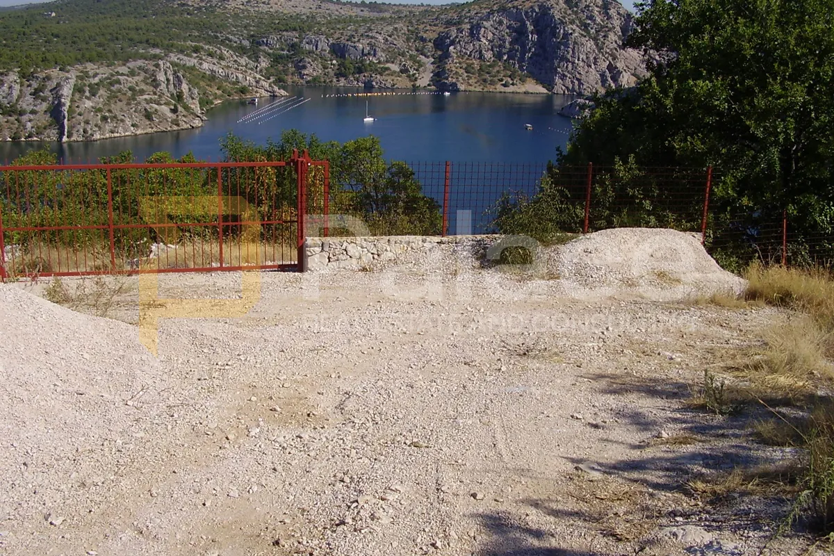 šibenik: atraktivno zemljište s panoramskim pogledom 27 542m2 - slika 2