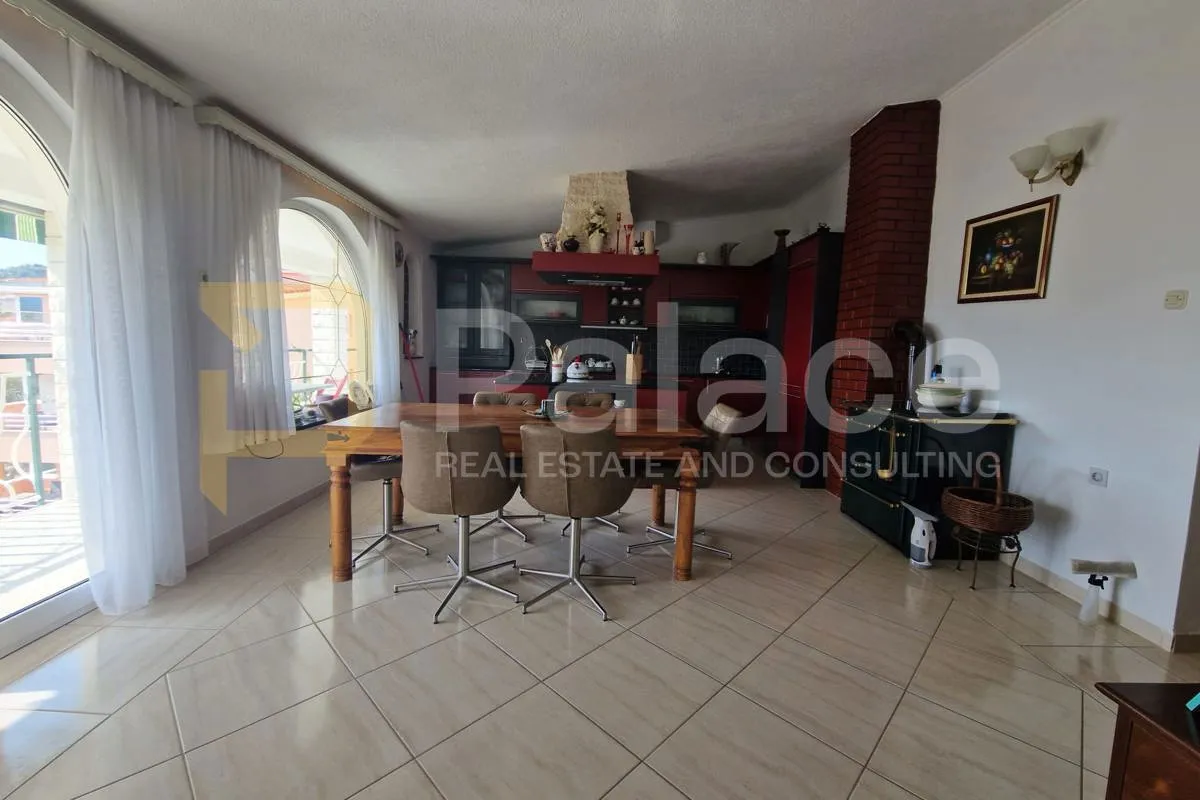 seget vranjica, prekrasna apartmanska kuća - slika 26