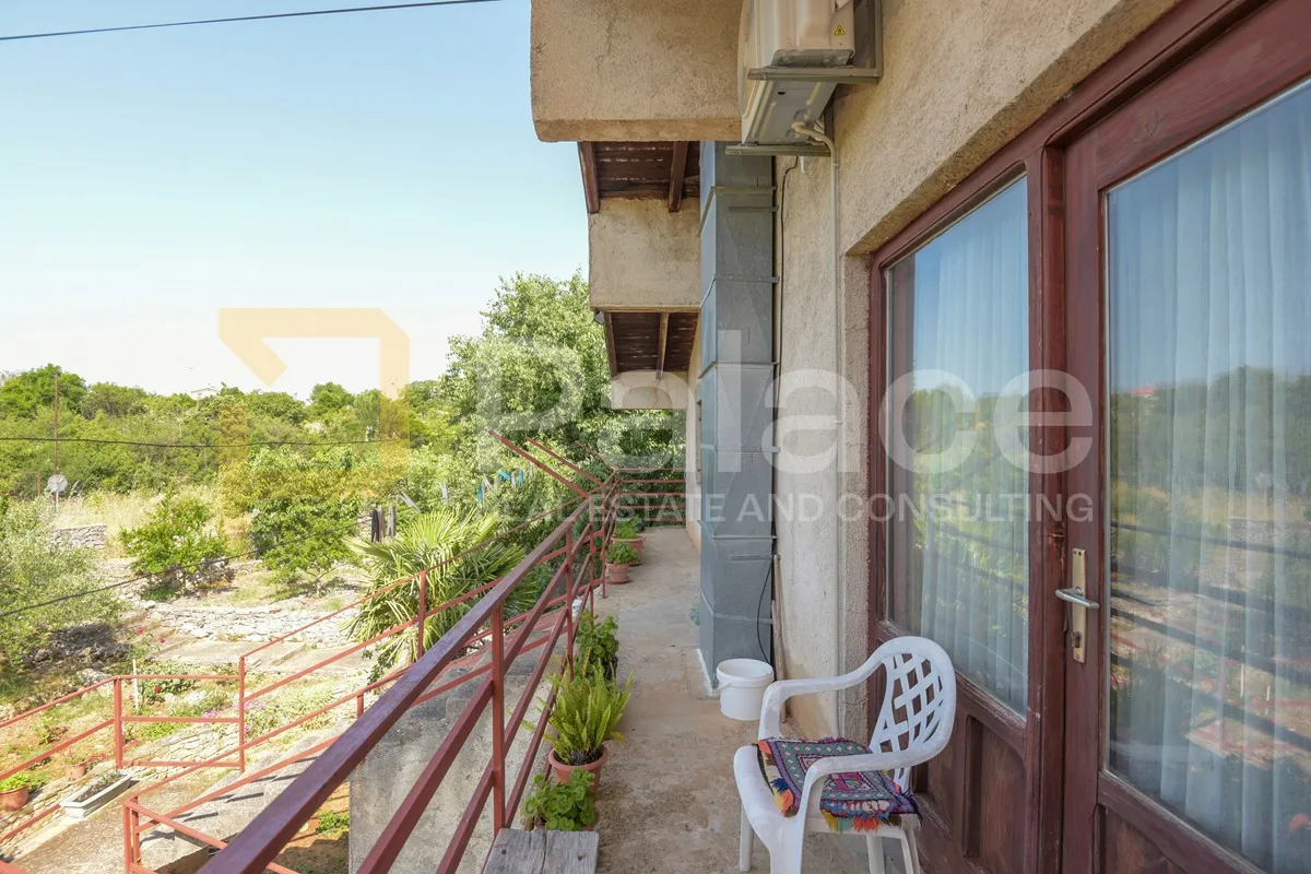 stambeno poslovna kuća s velikom okućnicom, stankovci-crljenik, 300 m2 - slika 11