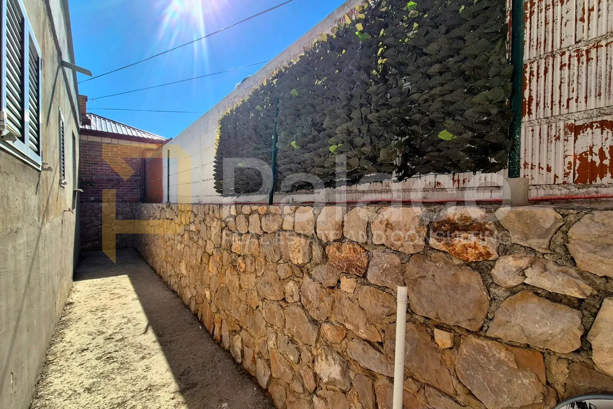 tkon : kuća s dva apartmana u samom centru 140 m2 - slika 6