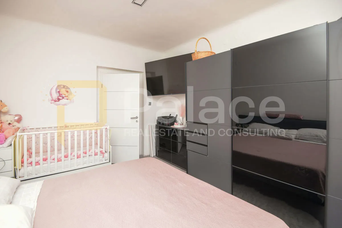 renoviran i skladno uređen stan u zgradi, mandalina 50 m2 - slika 7