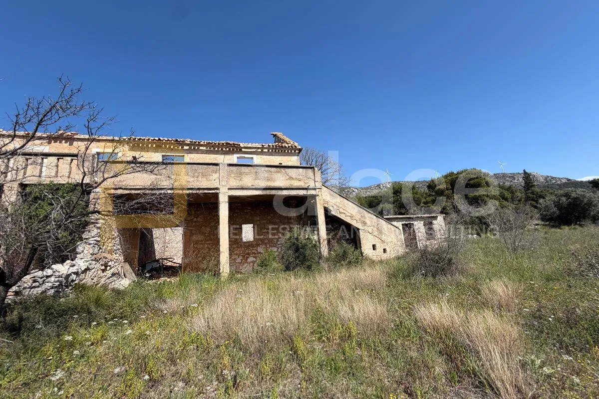 kamena dvojna kuća na velikoj parceli, 6632 m2 - slika 5