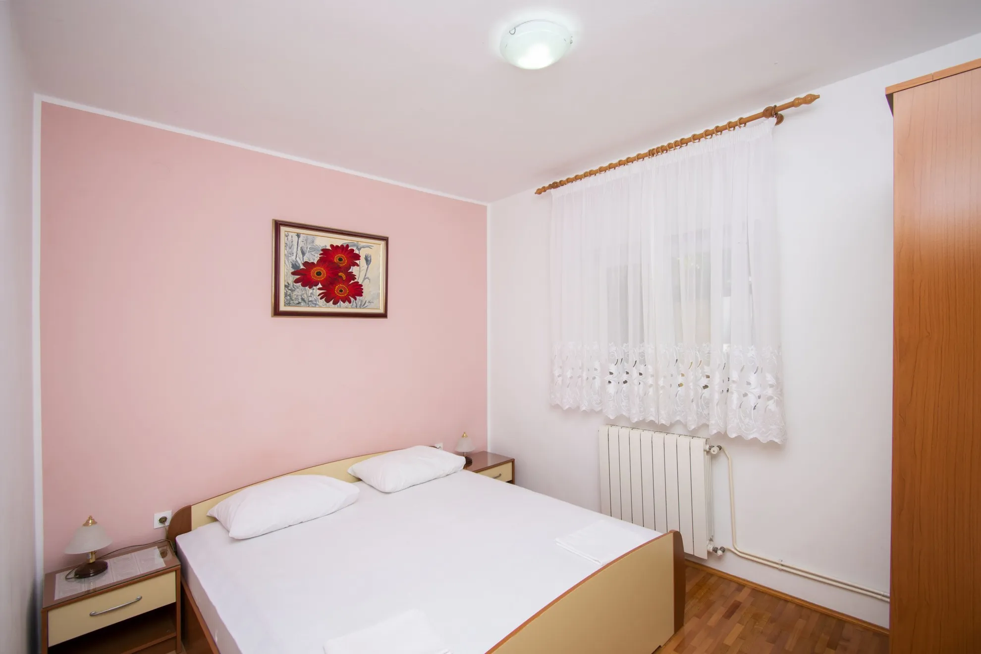 uređena samostojeća kuća s 4 apartmana i dvorištem, murter, 275 m2 - slika 10