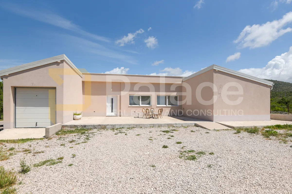 prekrasna moderna prizemnica s okućnicom u šibeniku, 196,25 m2 - slika 2