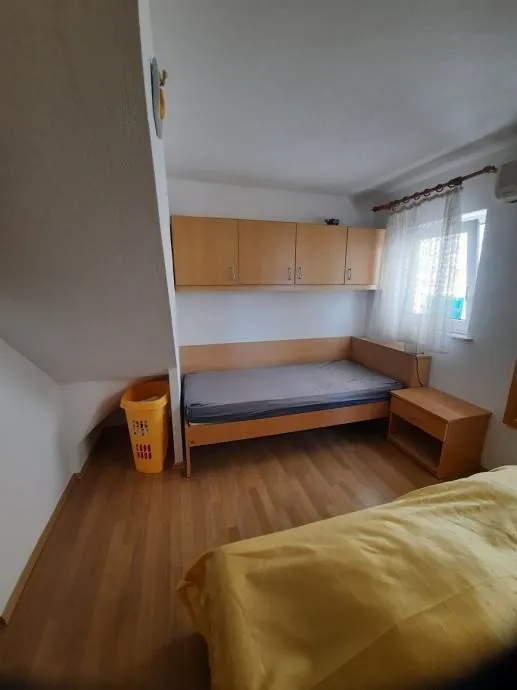 kuća u centru: tribunj, katnica, 120.00 m2 - slika 5