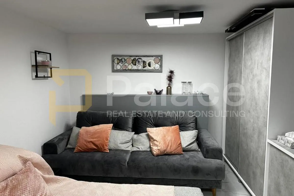 moderno opremljena vila sa sedam apartmana - slika 22