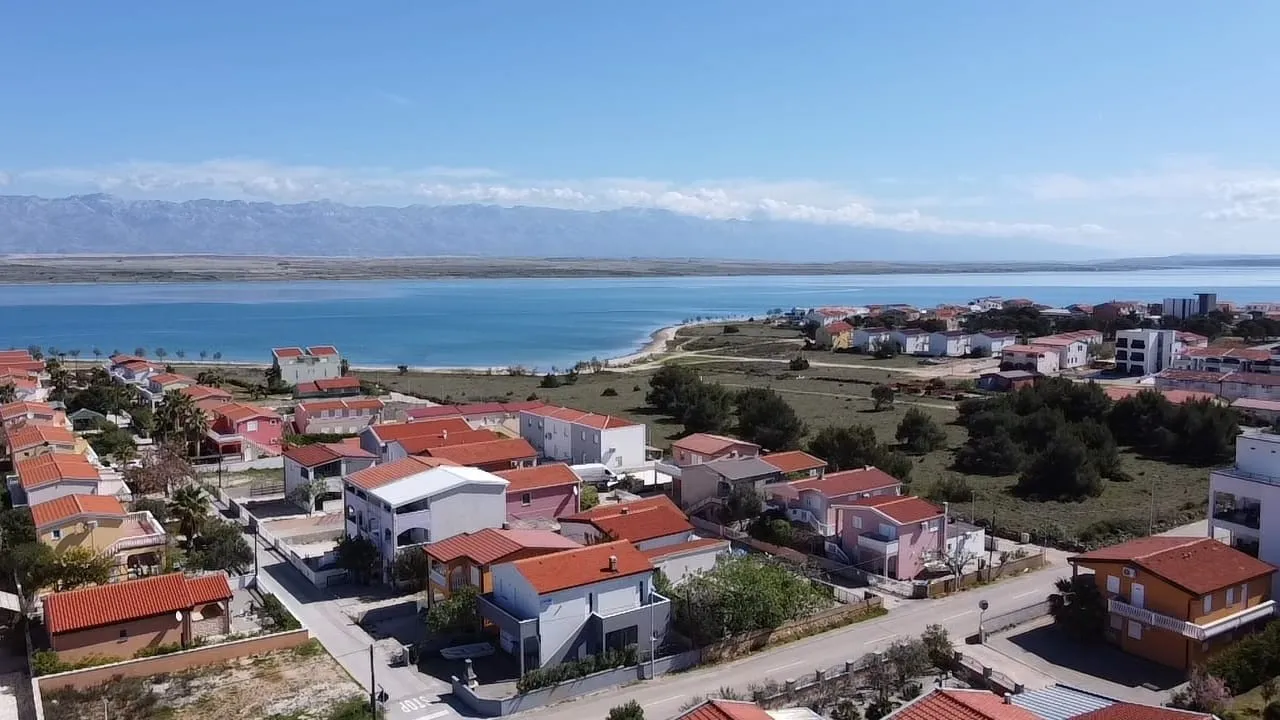 VIR : Građevinsko zemljište u blizini mora 763 m2