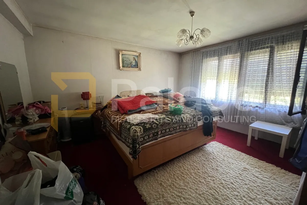 zagreb - dubec: kuća sa okućnicom i garažom 230 m2 - slika 10