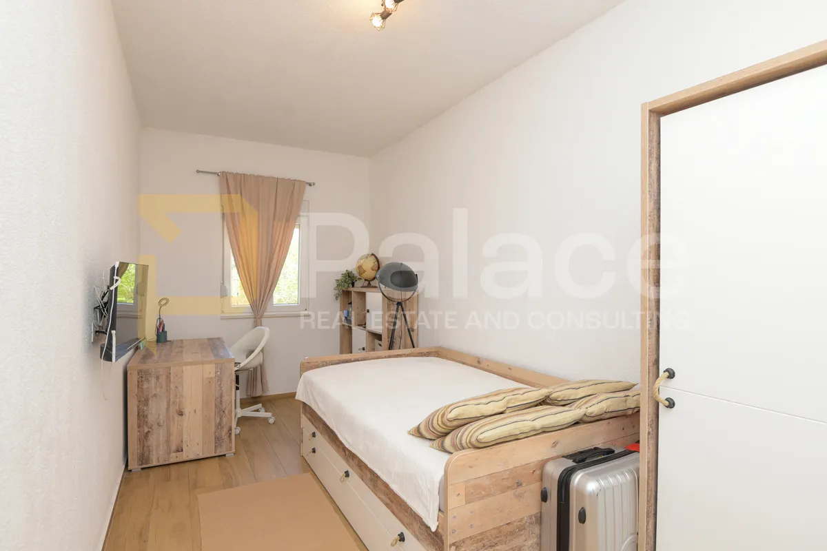 prekrasna moderna prizemnica s okućnicom u šibeniku, 196,25 m2 - slika 10