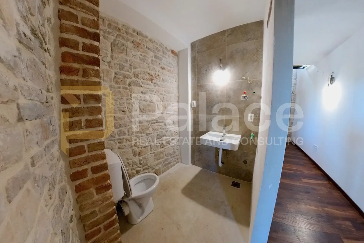 prodaje se objekt – grohote, otok šolta (poslovno-stambeni prostor) - slika 15