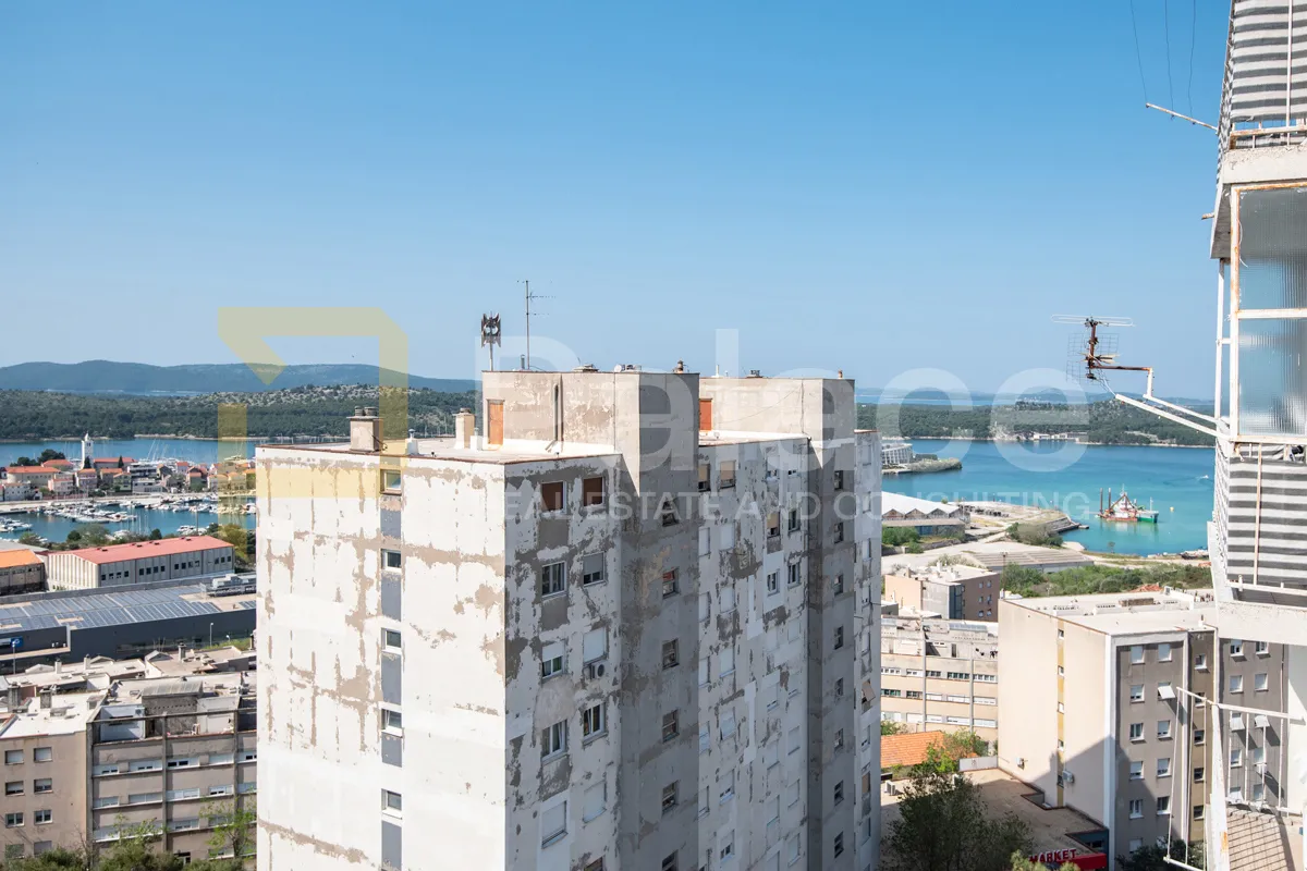 šibenik, vidici: prostran osunčan obiteljski stan s pogledom na more - slika 25
