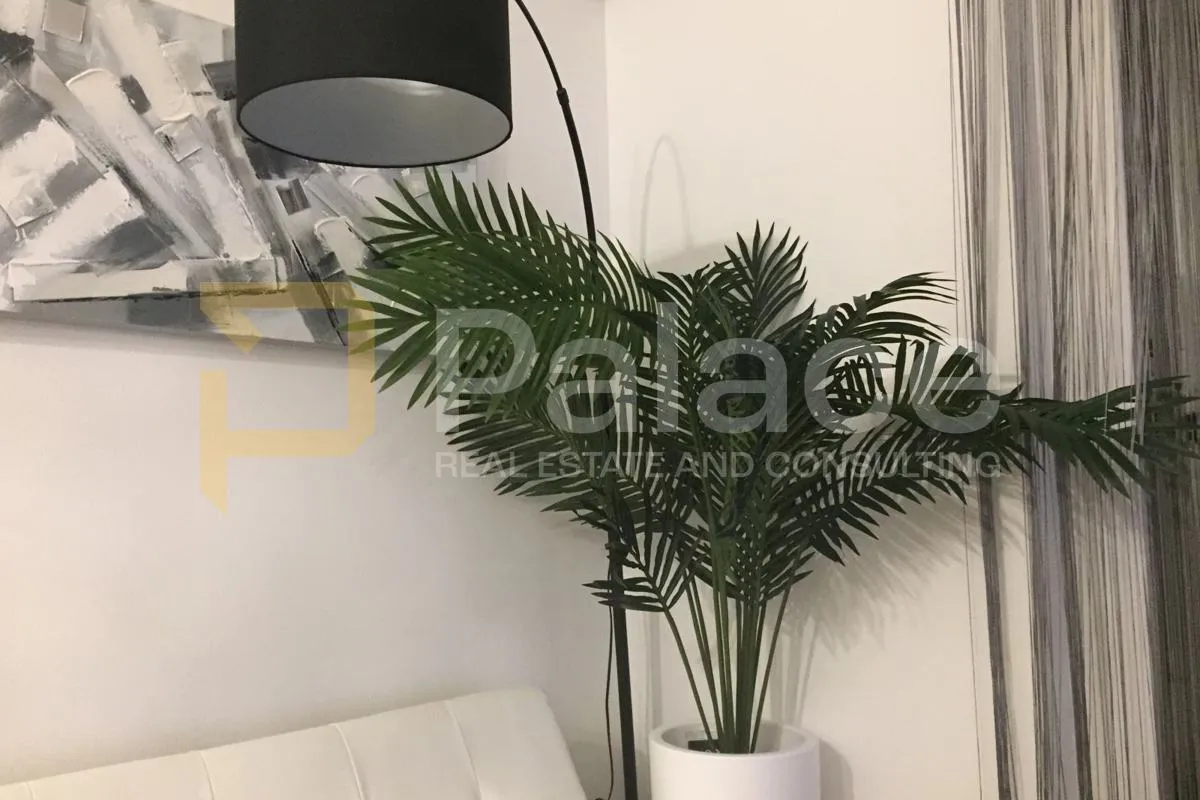 novouređen stan u supetru – 2 sobe, balkon, parking, pogled na more - slika 12