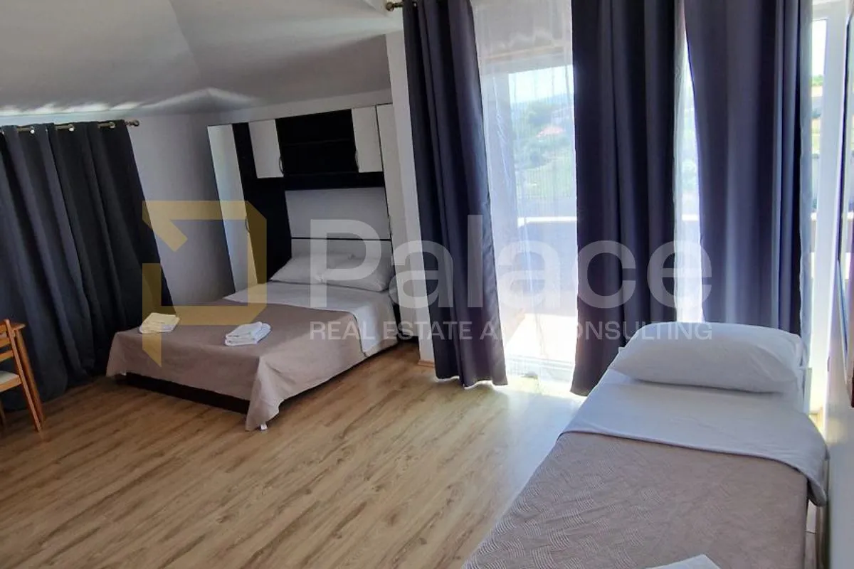 vila sa grijanim bazenom, konobom i apartmanima, zemunik donji - slika 12