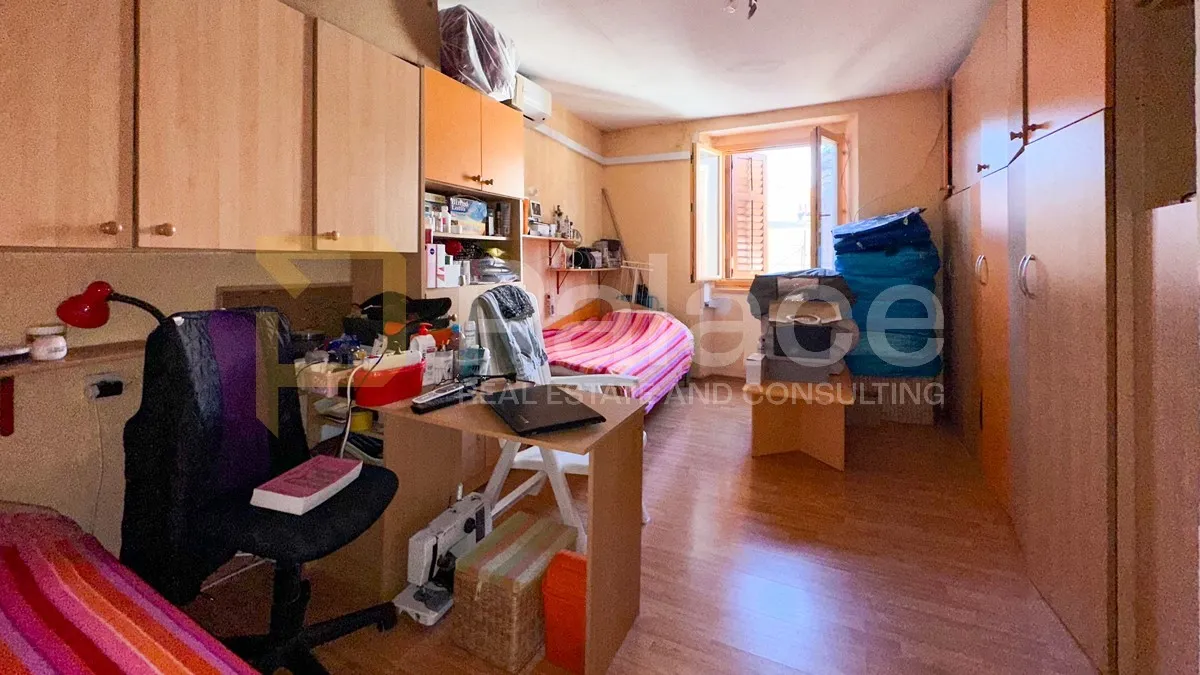 stan na poluotoku 10m od rive 60m2 - slika 4