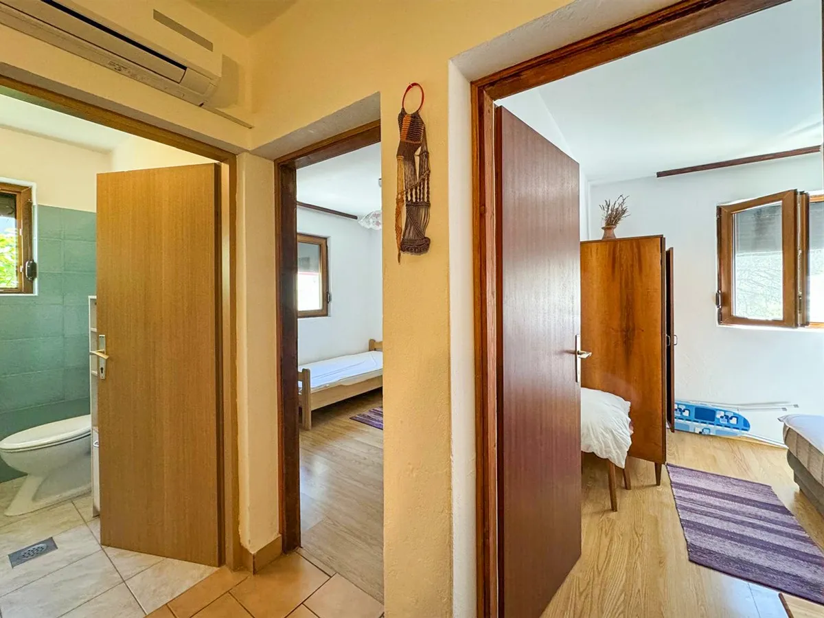 kuća sa dva stana i bazenom, pirovac, 100 m2 - slika 17
