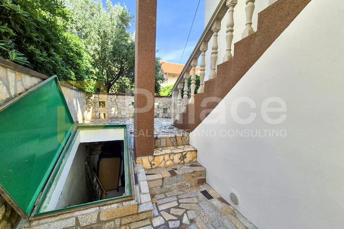dvosoban namješten stan nedaleko plaže, vodice, 71 m2 - slika 3