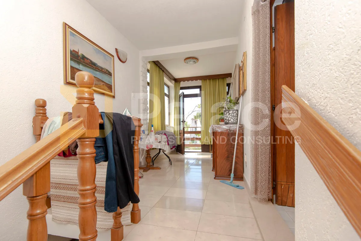 kuća s četiri stambene jedinice 325m2 - vodice - slika 21