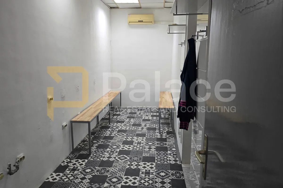 Poslovni prostor u prizemlju zgrade - dugoročni najam - Split