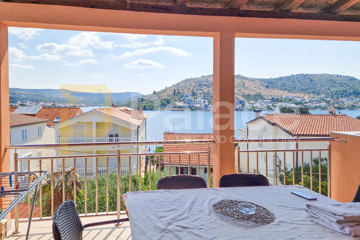 dvosoban stan s pogledom na more, rogoznica, 65 m2 - slika 8