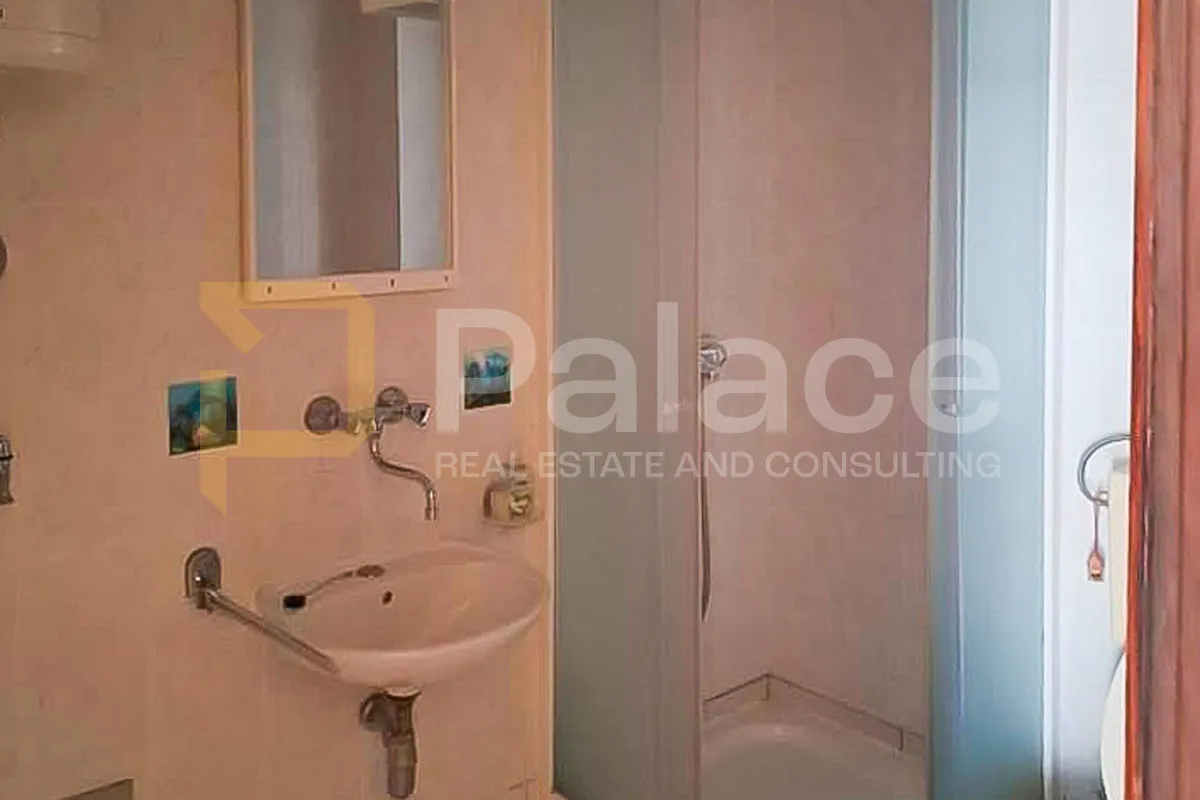 renoviran stan u dramlju s terasom i pogledom na more, 40m2 - slika 10