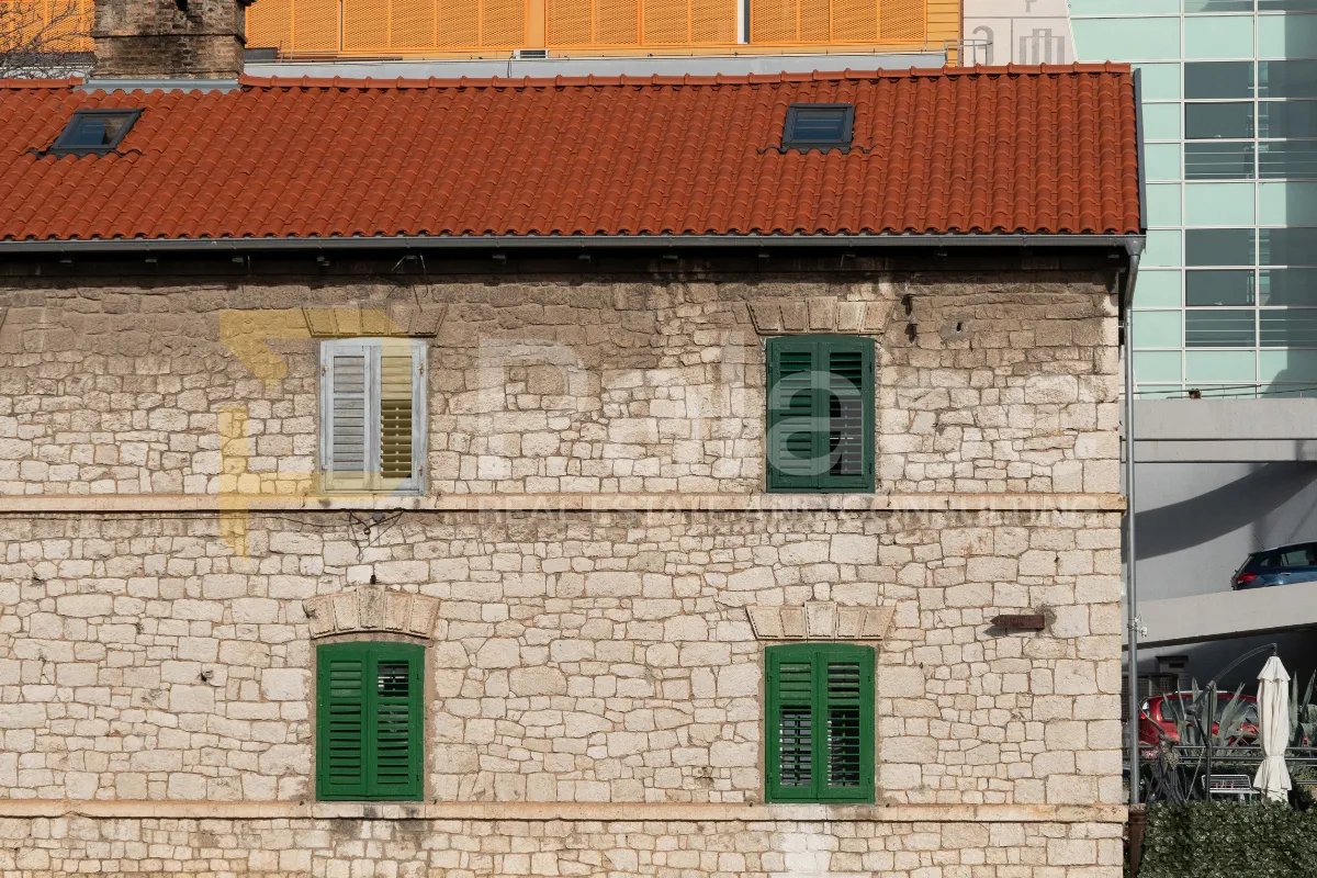 šibenik: novouređeni dvosobni stan u centru grada 57m2 - slika 13