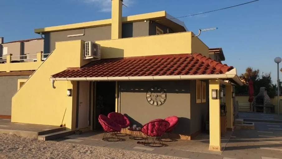 nin : apartmanska kuća na samoj obali - slika 9
