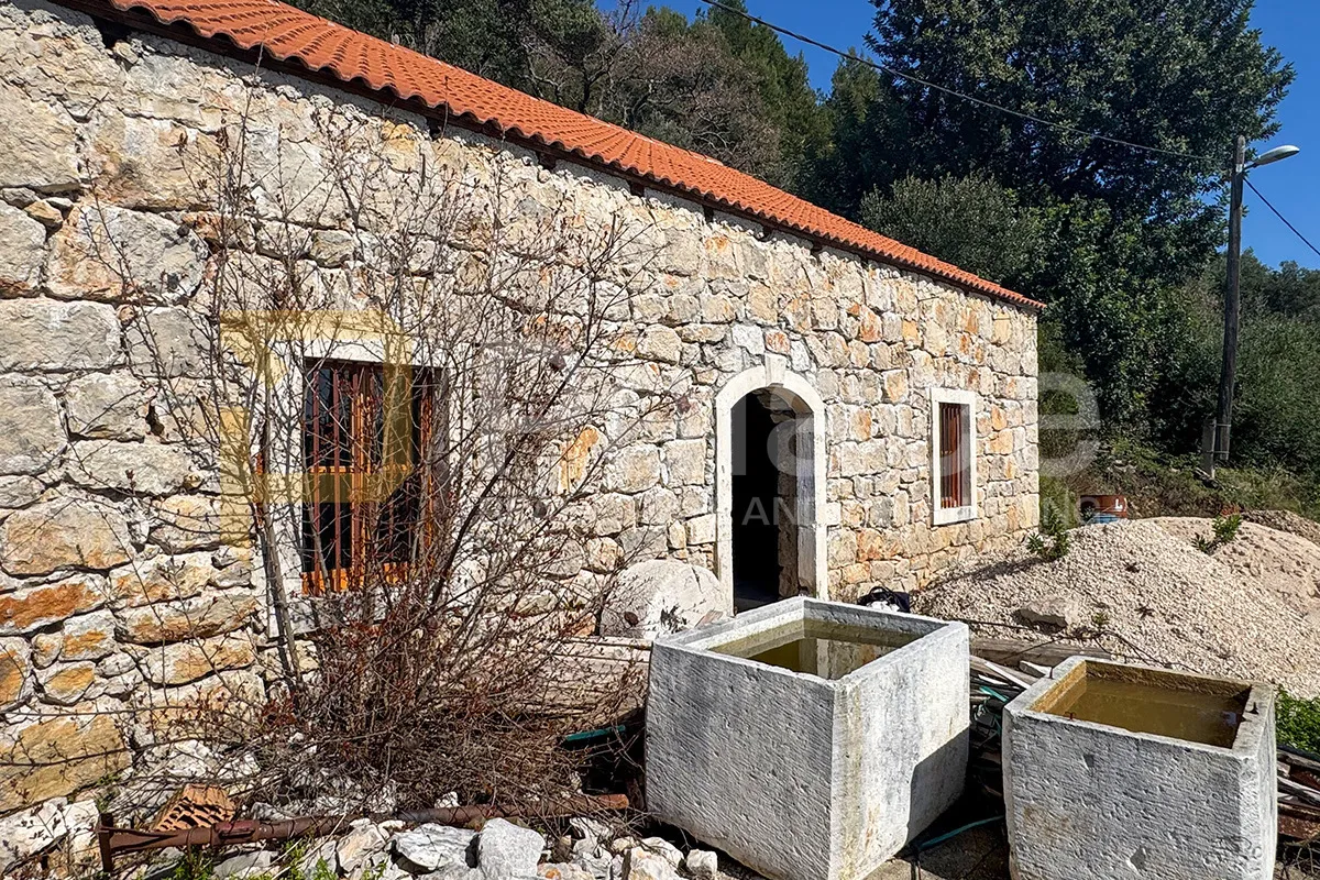 stara kamena mlinica za obnovu - otok mljet - slika 2