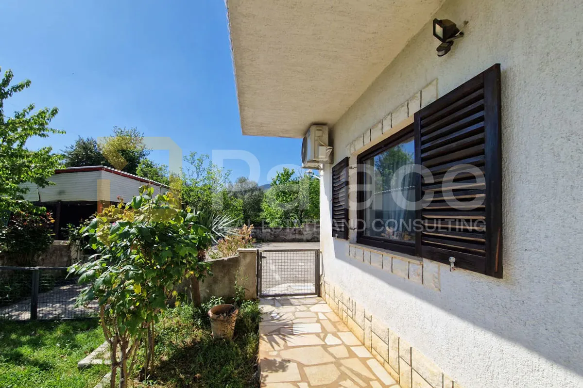 dva stana s bazenom, vrtom i parkirnim mjestima, ika - 89,10 m² - slika 17