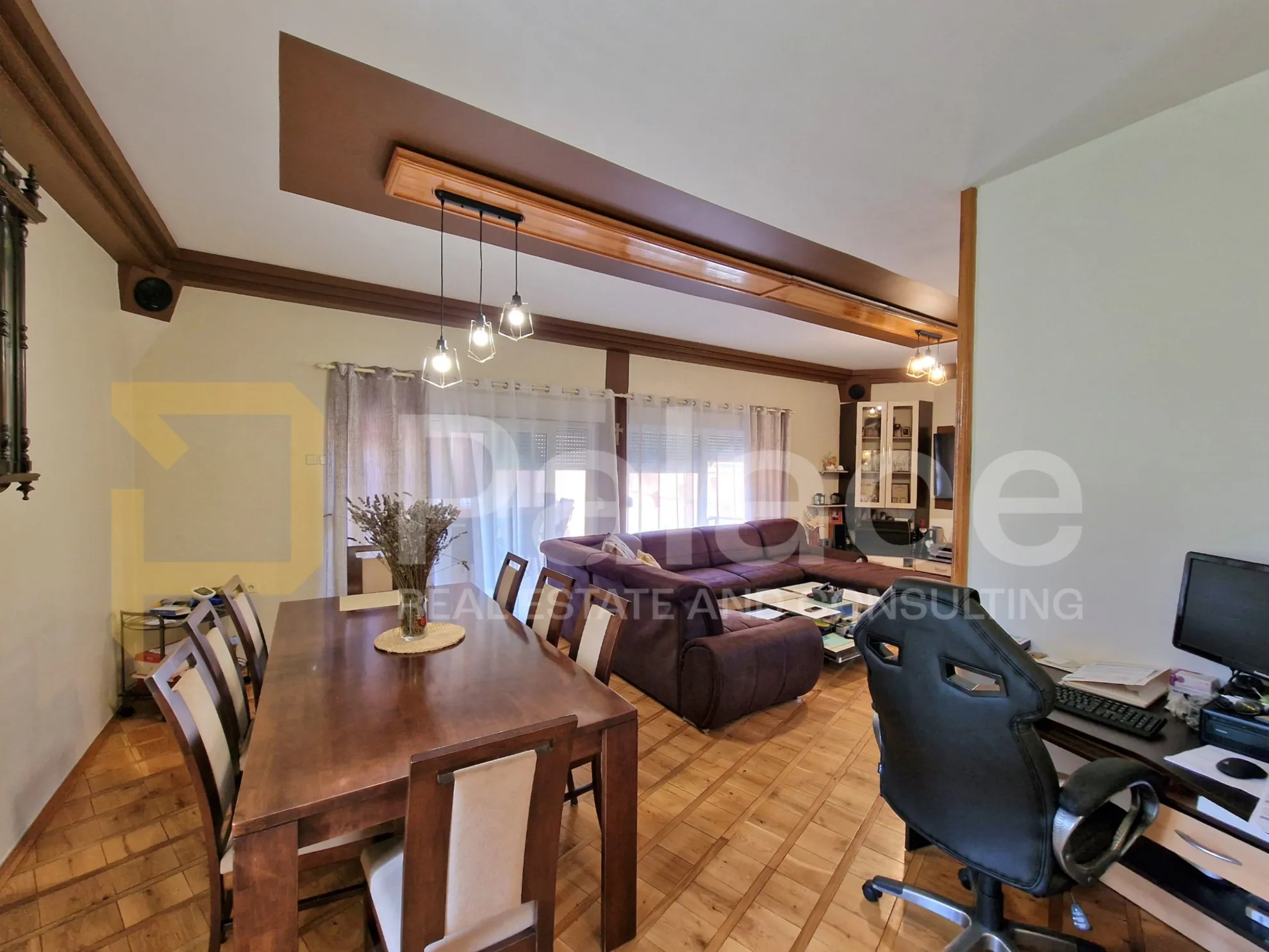 luksuzna samostojeća kuća s bazenom, 216,30 m2, jug 2 - slika 10