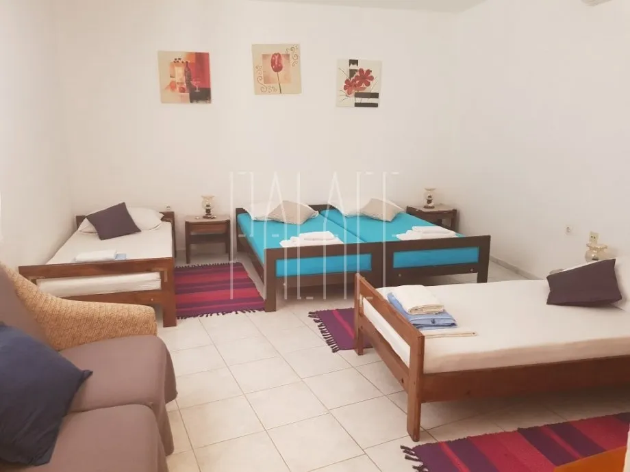 *kuća: tisno, katnica, 400 m2 - slika 10