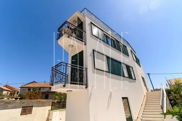 ultramoderna elegantna kuća : okrug gornji, 210.00 m² - slika 5