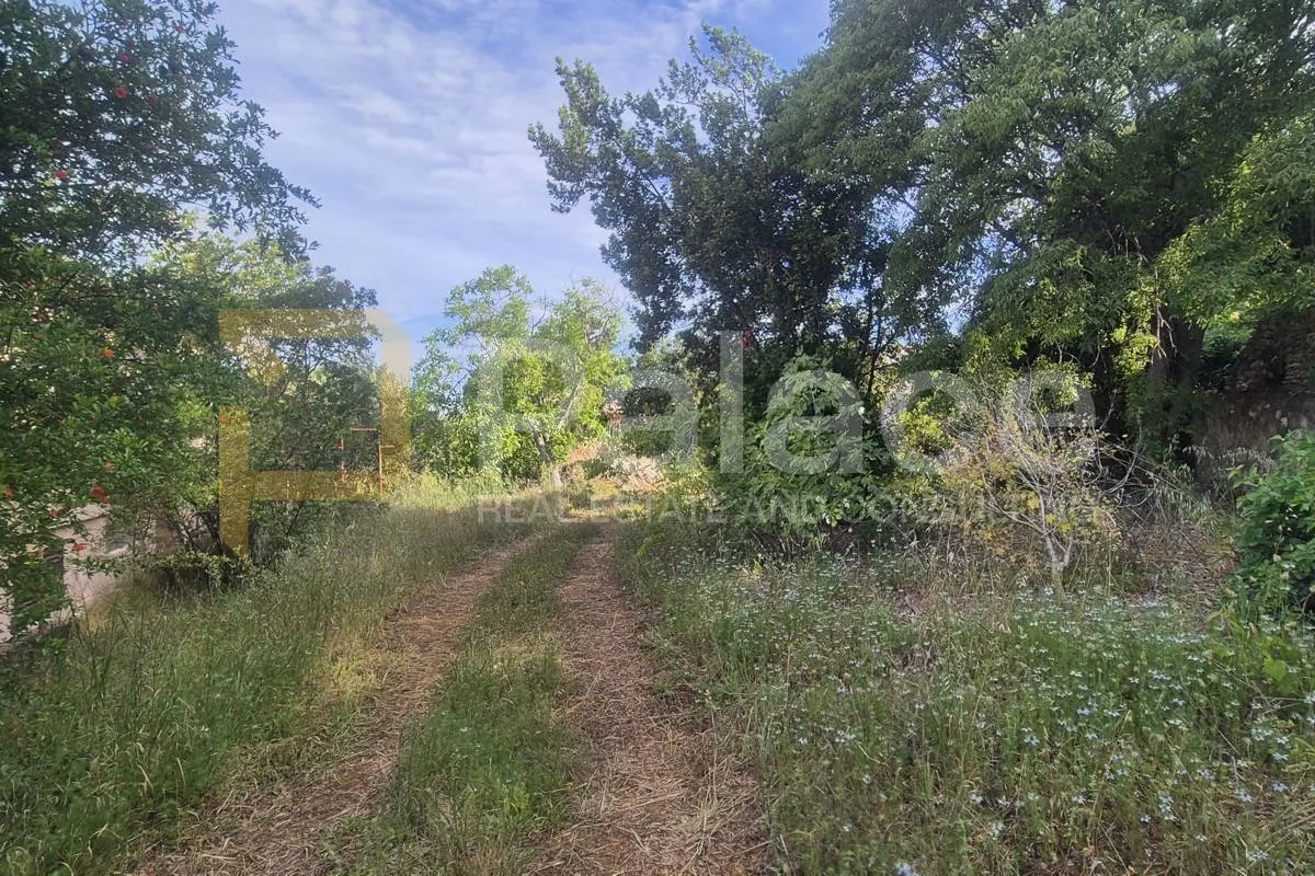 građevinski teren 830 m2 s dozvolom za rekonstrukciju objekta 110 m2 - slika 3