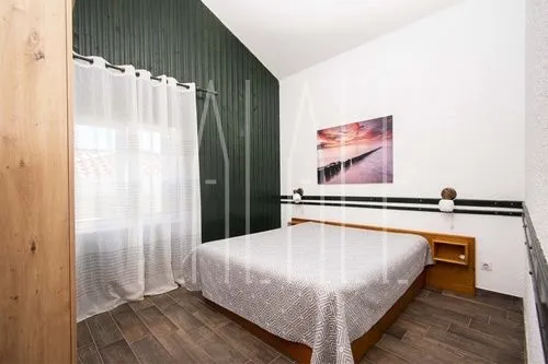 vila u mirnoj uvali s pogledom na cijelu rogoznicu - slika 11