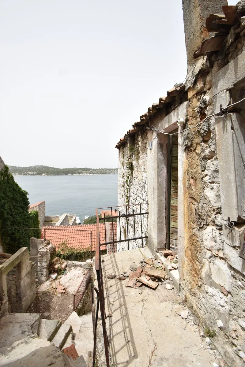 kamena kuća u predjelu dolac s prekrasnim pogledom - slika 3