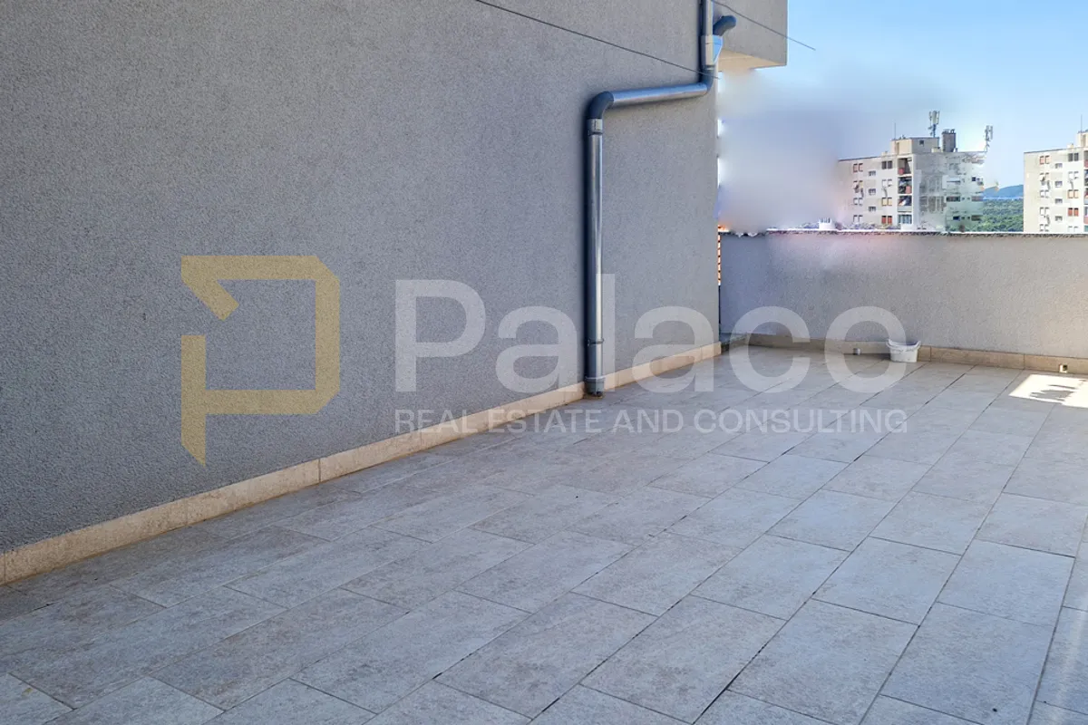 komforan trosoban stan u kući s pogledom, 2 parkinga, šibenik 133 m2 - slika 5