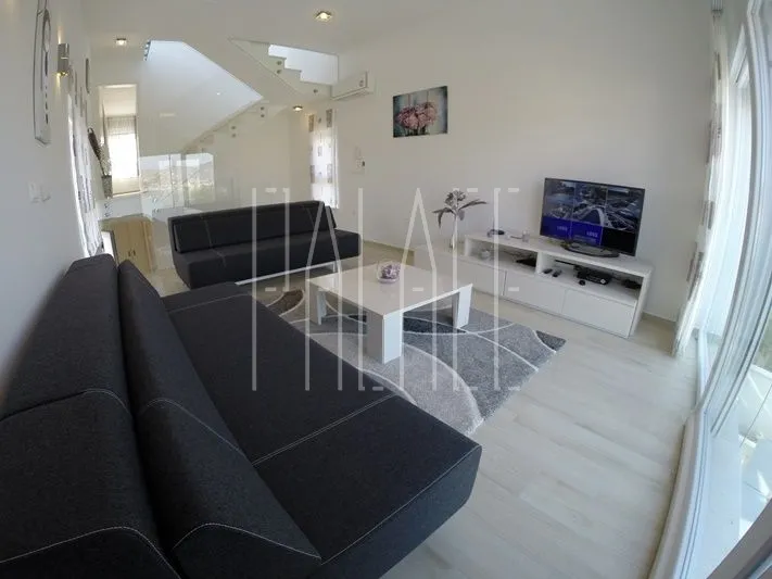 neobična villa na izvrsnoj lokaciji na otoku čiovu - slika 5
