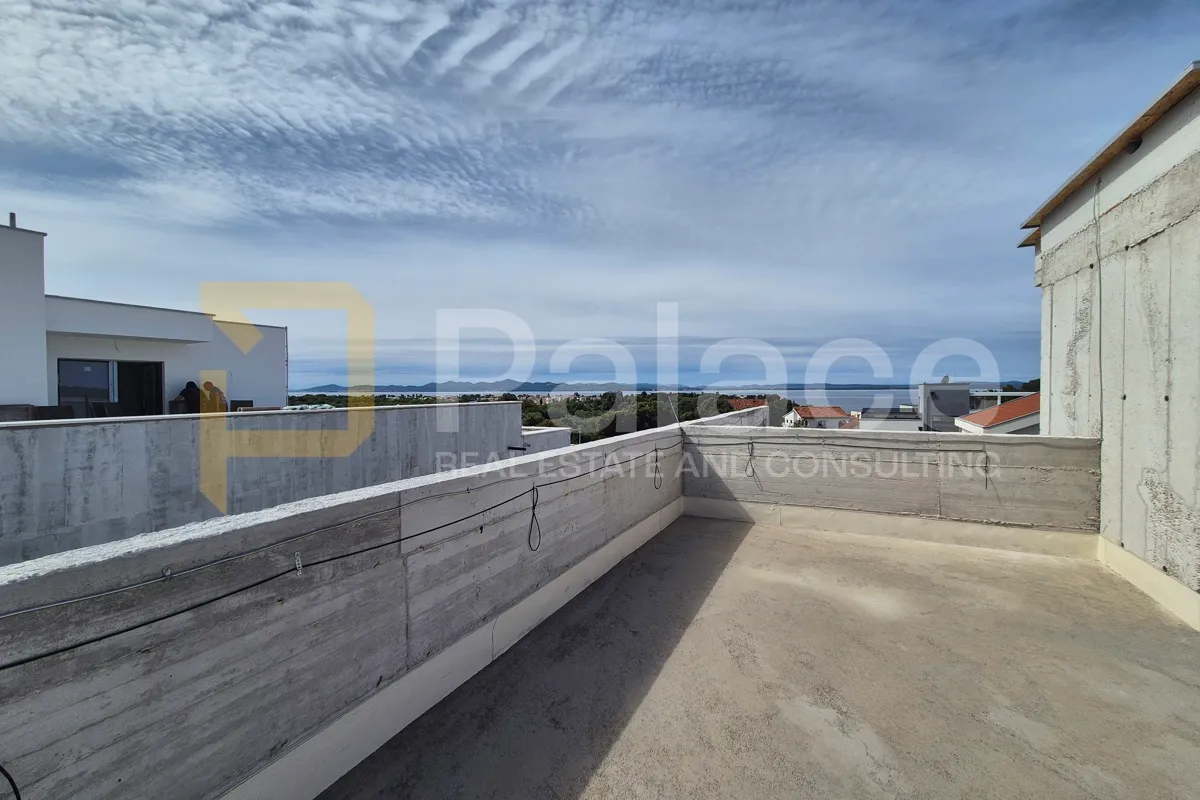 petrčane: penthouse s krovnom terasom i jaccuzijem, 73m2 - slika 5