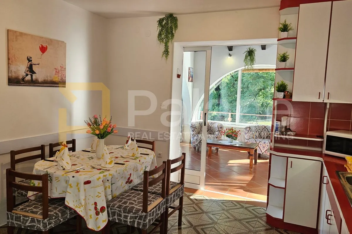 kuća s predivnom okućnicom i pogledom na more, mošćenička draga - slika 7