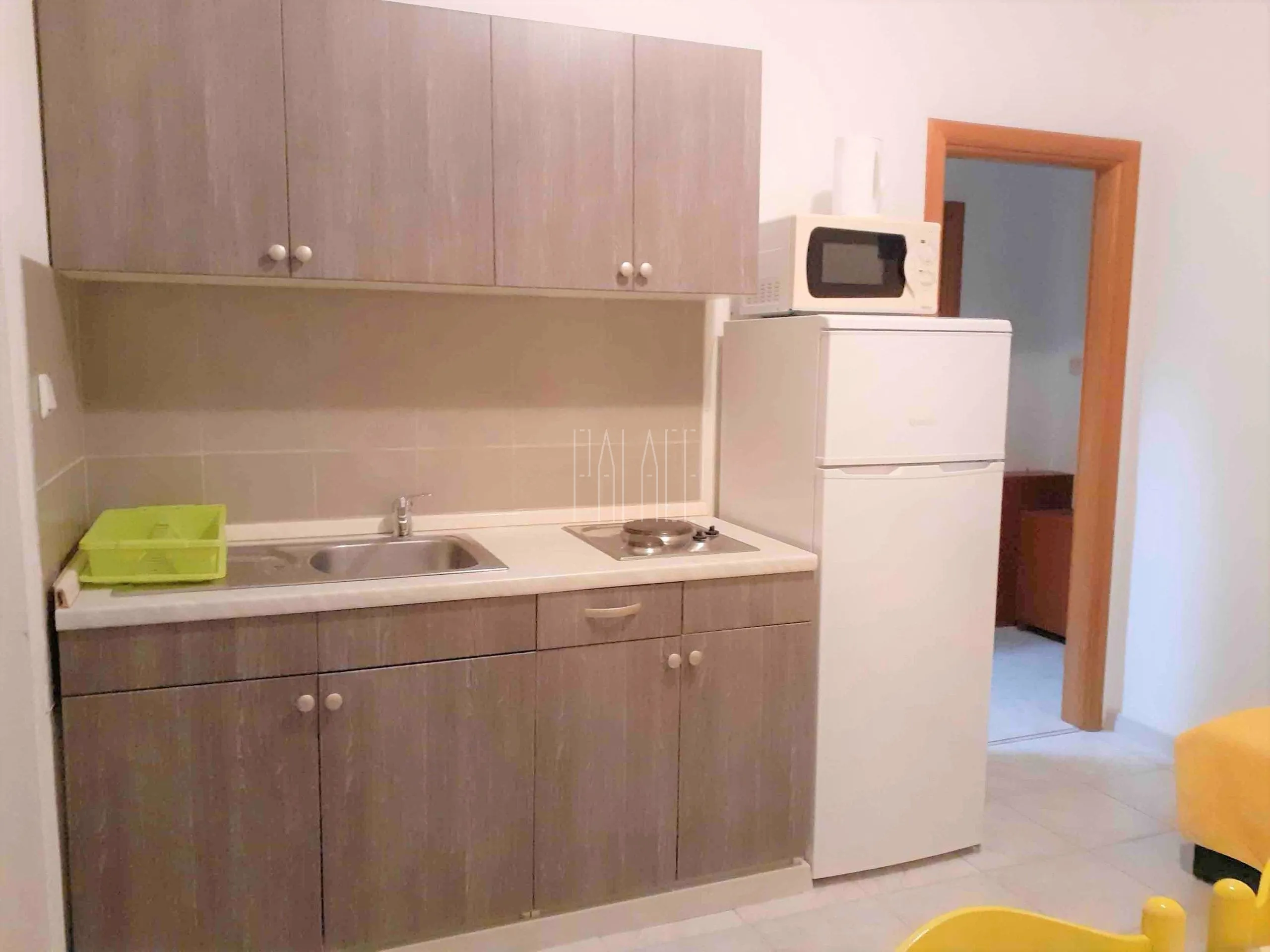 kuća s apartmanima blizu mora: srima (vodice), 300.00 m2 - slika 8