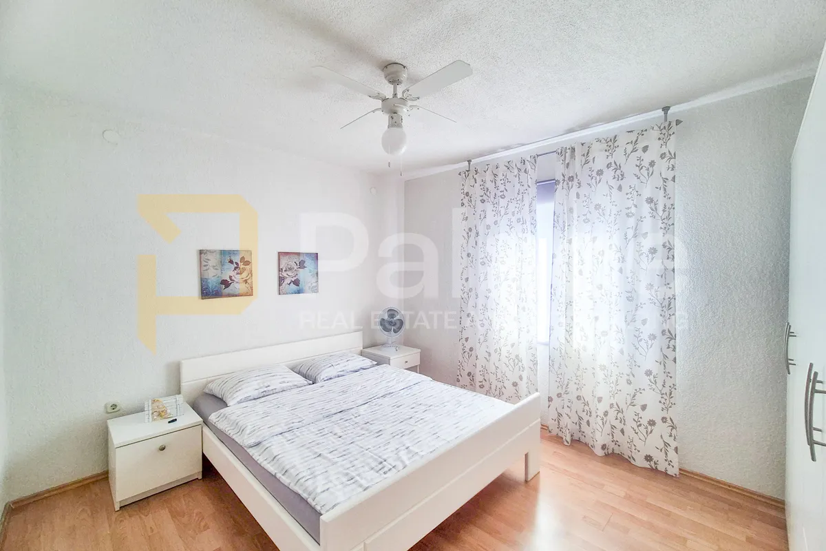 prekrasna samostojeća kuća s pogledom na more, gornji karin 290 m2 - slika 12