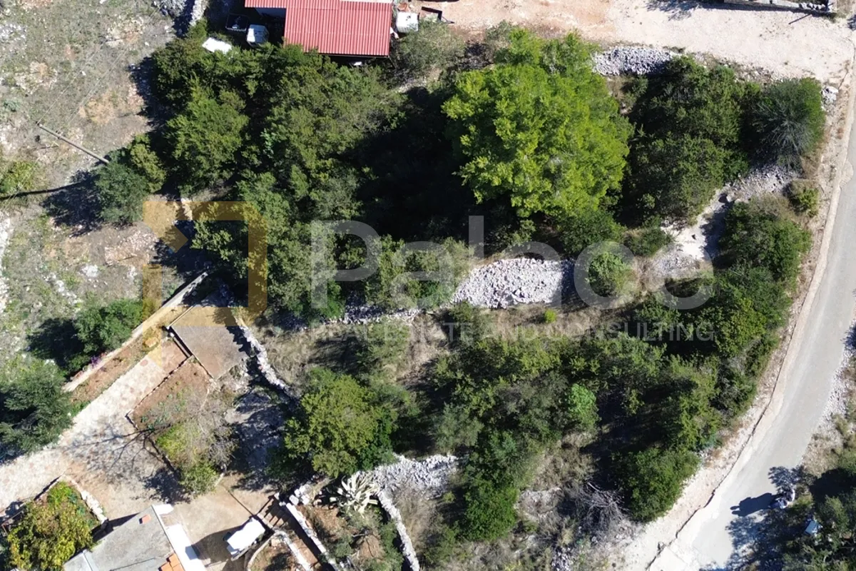 građevinsko zemljište sa predivnim pogledom neposredno uz obalu, žirje - slika 13