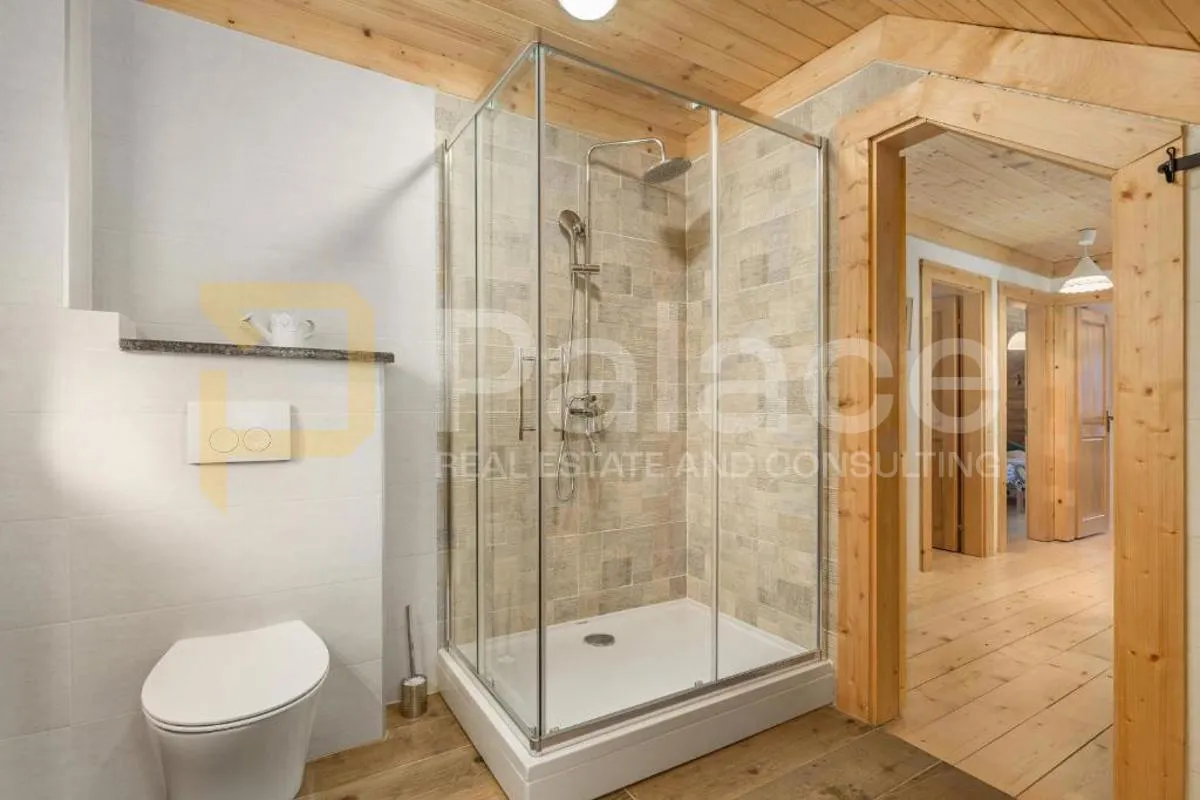 bajkovita drvena kuća s jacuzzijem i pogledom na planine, gorski kotar - slika 20