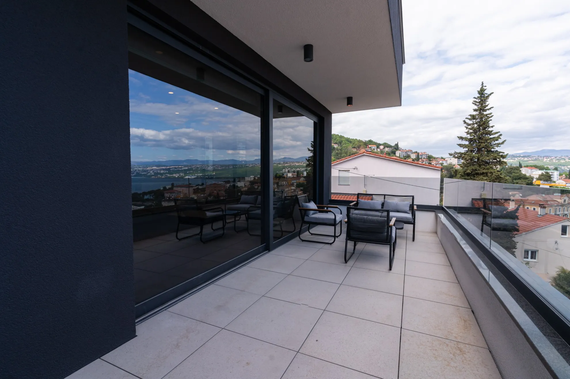 luksuzan stan u prizemlju novogradnje s pogledom, opatija, 139m2 - slika 17