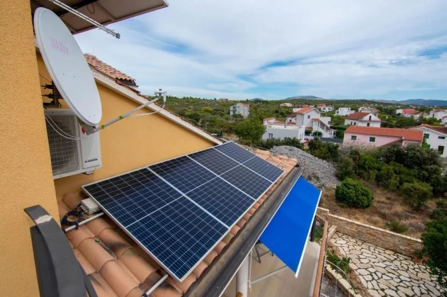 luksuzna vila s bazenom i pogledom na more, brodarica, 375 m2 - slika 17